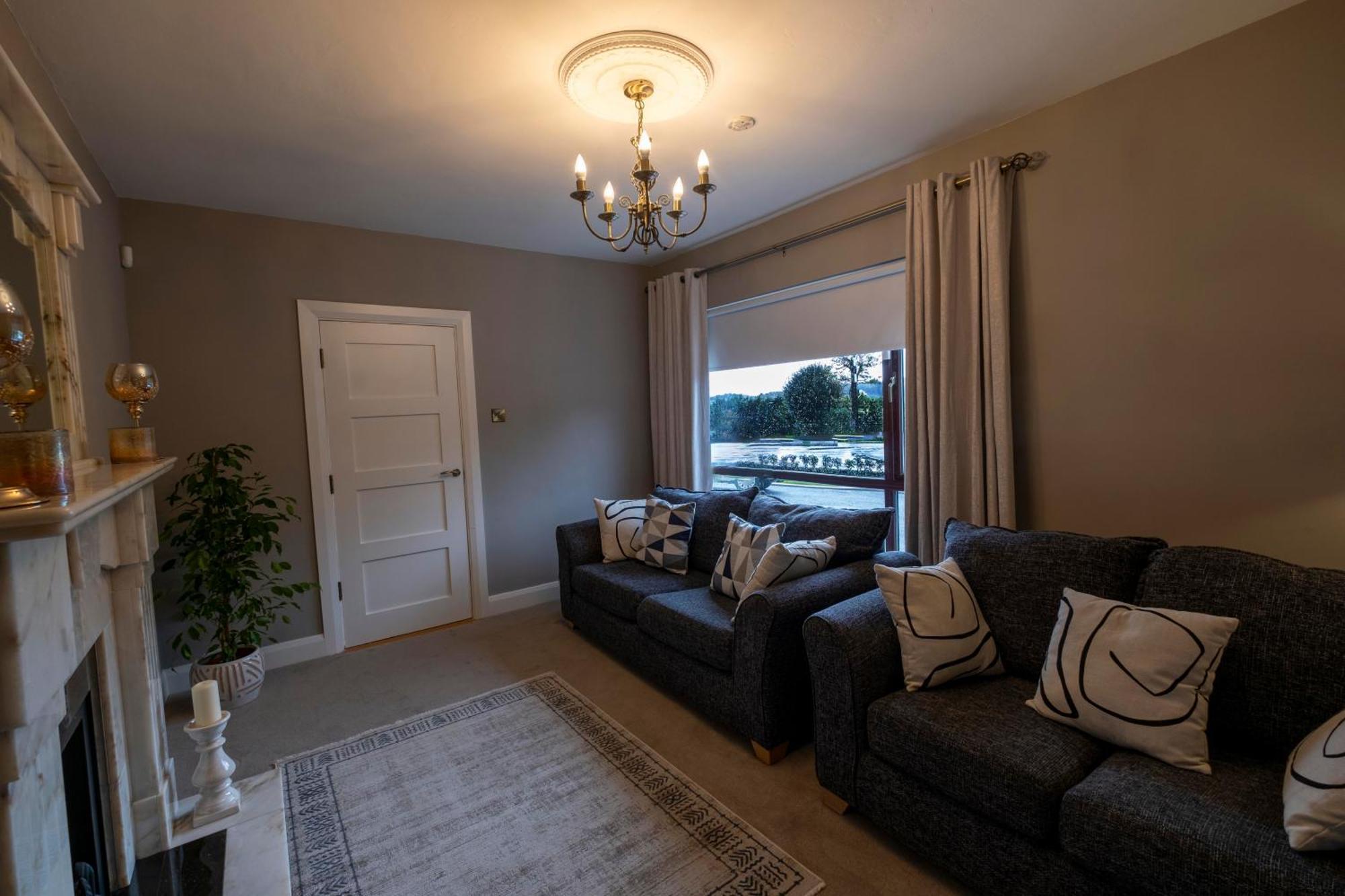 The Hillcrest, Luxury Accommodation In Castleblayney Town Exterior photo